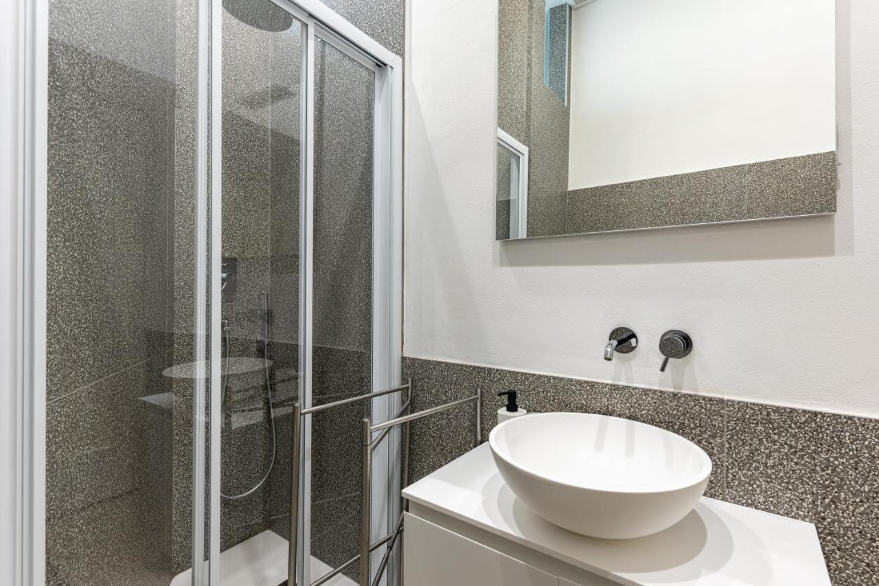 Lago Design Guest House - Como Center Екстериор снимка